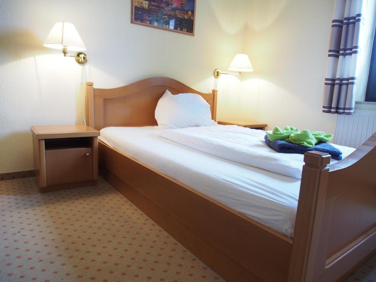 Altes Teichhaus - Pension Ottendorf-Okrilla מראה חיצוני תמונה